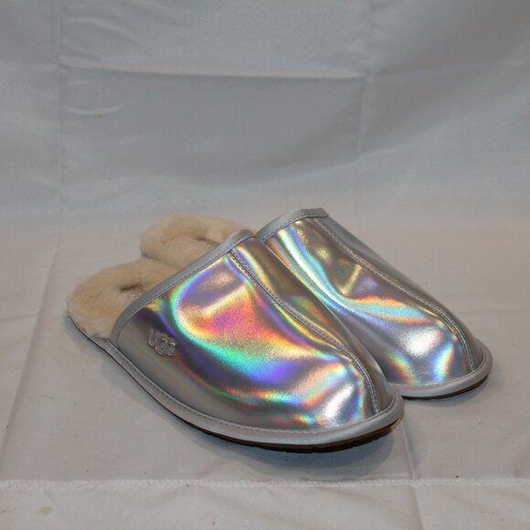 UGG WOMEN'S IRIDESCENT‎ SILVER METALLIC SHEARLING LINED SLIPPERS SZ 11 - Picture 3 of 6